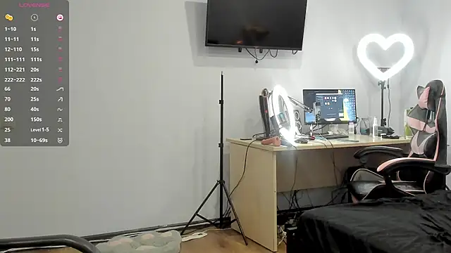 Mary Blu online show from October 2025 10:03:01 AM