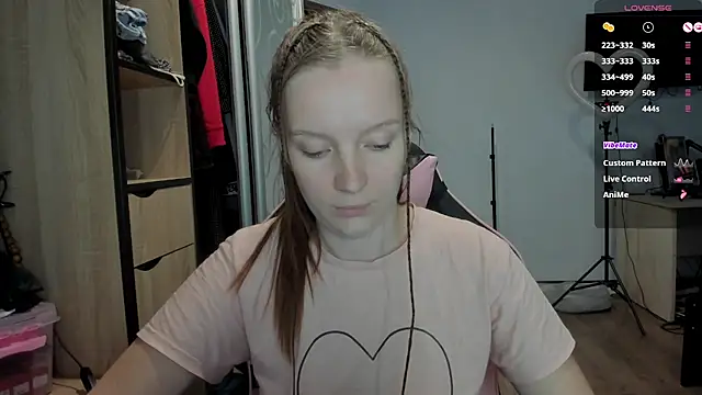 Mary Blu online show from October 2025 09:08:02 AM