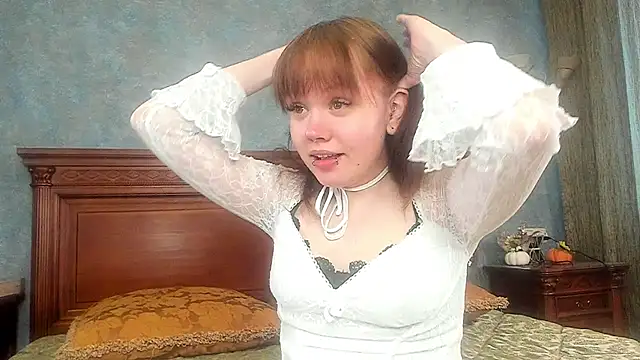 Snapshot of LeahAllsop chatting on May 2026 02:51:02 AM LeahAllsop online show from May 2026 02:51:02 AM