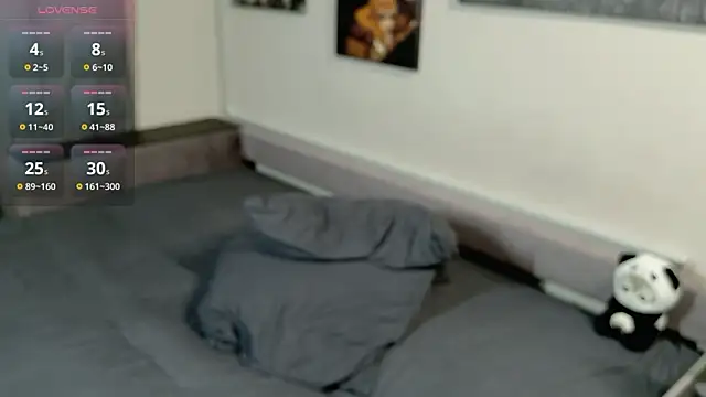 Reisy W online show from March 2026 04:12:02 PM