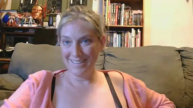Snapshot of MistyMountains96 chatting on June 2026 03:24:02 AM MistyMountains96 online show from June 2026 03:24:02 AM