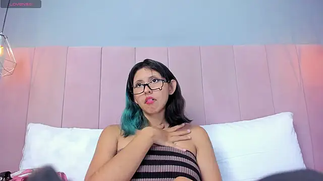 KleoLennox online show from April 2026 03:02:01 PM