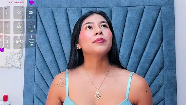 Leandra-Johnson online show from April 2026 01:37:01 PM