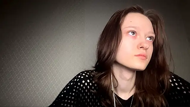 Snapshot of HousedMud chatting on March 2026 09:10:01 PM HousedMud online show from March 2026 09:10:01 PM