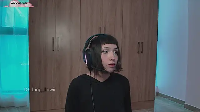 Snapshot of ling_meow chatting on June 2026 01:11:01 PM ling meow online show from June 2026 01:11:01 PM