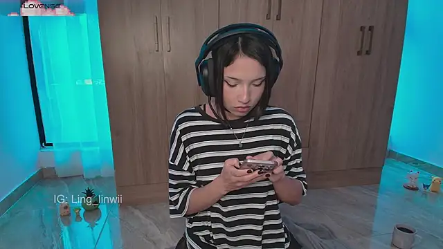 Snapshot of ling_meow chatting on June 2026 02:54:02 PM ling meow online show from June 2026 02:54:02 PM