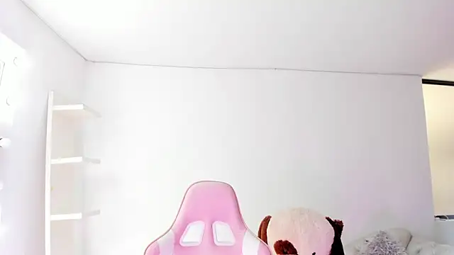 KoralCruz  online show from March 2026 04:11:02 PM