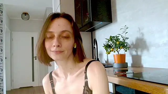 Snapshot of misssweet chatting on May 2026 04:04:02 PM misssweet online show from May 2026 04:04:02 PM