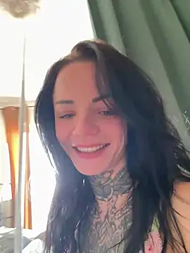 SkinnyLilly online show from April 2026 12:39:01 PM