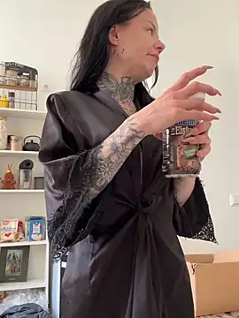 Snapshot of SkinnyLilly chatting on April 2026 08:23:01 AM SkinnyLilly online show from April 2026 08:23:01 AM