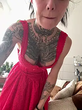 Snapshot of SkinnyLilly chatting on July 2026 12:34:01 PM SkinnyLilly online show from July 2026 12:34:01 PM