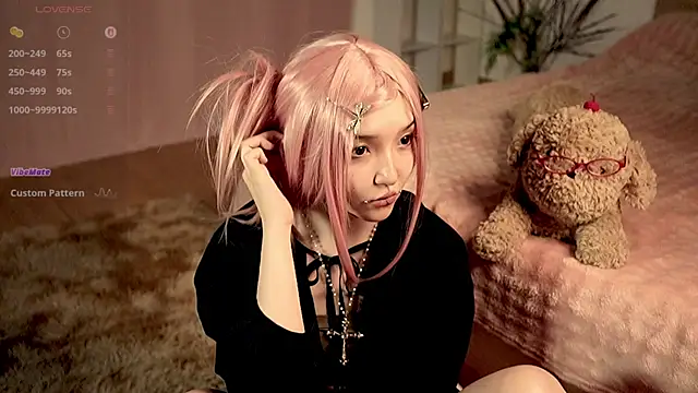 Linhmew online show from June 2026 10:32:02 PM