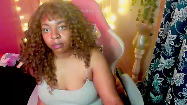 Goddess MercedesRedd online show from April 2026 02:21:01 PM