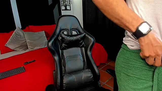 Emmet CollinsJS online show from April 2026 06:19:01 AM