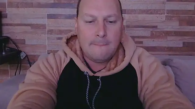 Snapshot of lustonfan chatting on May 2026 12:00:01 PM lustonfan online show from May 2026 12:00:01 PM