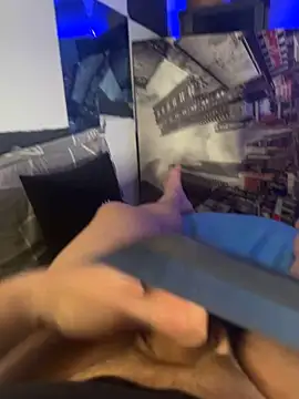 MatthewEmme2121 online show from April 2026 10:51:02 PM