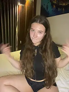 KristieKitty online show from April 2026 06:05:01 PM