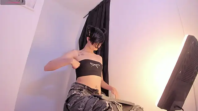Camilaladysmith online show from April 2026 09:12:01 PM