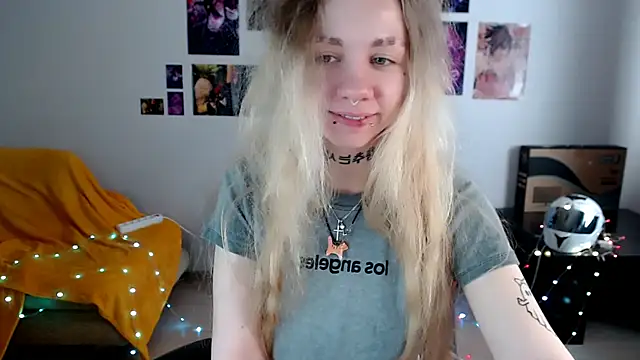 Nica Kawaii online show from April 2026 07:57:01 AM