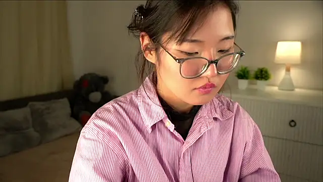 NelleMihalko online show from April 2026 01:41:01 PM