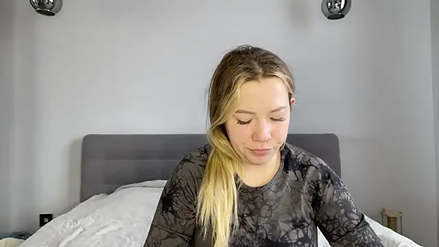 alyrasun online show from April 2026 06:14:01 AM