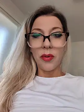 ManuelaX online show from March 2026 09:57:01 AM