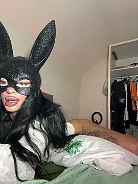 CoralsnakeX online show from April 2026 03:57:02 AM