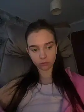 Emilianew online show from March 2026 12:02:02 PM