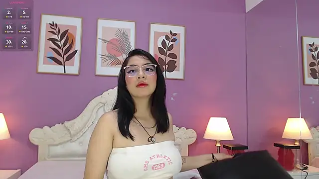 Snapshot of YayaQueen chatting on May 2026 11:58:02 AM YayaQueen online show from May 2026 11:58:02 AM