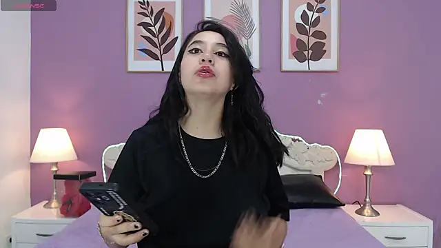 Snapshot of YayaQueen chatting on July 2026 11:30:02 AM YayaQueen online show from July 2026 11:30:02 AM