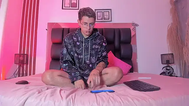 dalhia and hades online show from April 2026 12:12:01 PM