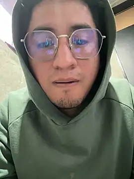 GoldenM95 online show from March 2026 11:06:01 PM