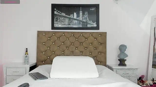 finn jackson online show from April 2026 08:01:02 PM