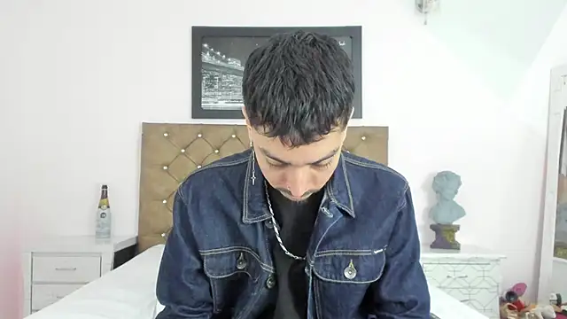 finn jackson online show from April 2026 07:37:01 PM