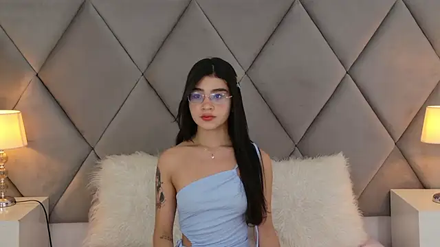 Snapshot of OliviaDiaz chatting on May 2026 08:03:02 PM OliviaDiaz online show from May 2026 08:03:02 PM