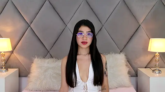 Snapshot of OliviaDiaz chatting on June 2026 08:04:01 PM OliviaDiaz online show from June 2026 08:04:01 PM