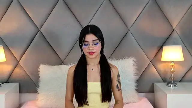Snapshot of OliviaDiaz chatting on July 2026 08:11:01 PM OliviaDiaz online show from July 2026 08:11:01 PM