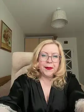 JanieLight53 online show from April 2026 04:10:02 PM