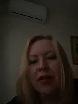 JanieLight53 online show from May 2026 11:45:02 PM