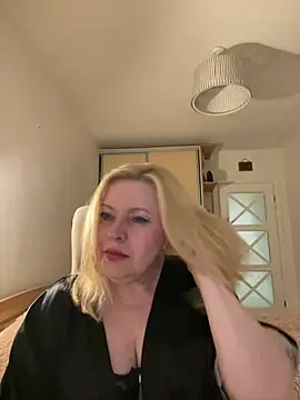 JanieLight53 online show from June 2026 06:43:02 PM