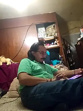 Snapshot of KIKE_LION990 chatting on April 2026 02:33:02 AM KIKE LION990 online show from April 2026 02:33:02 AM