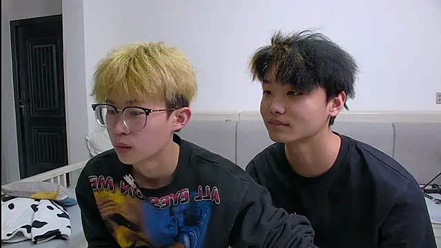 Chili-001 online show from March 2026 10:32:02 AM