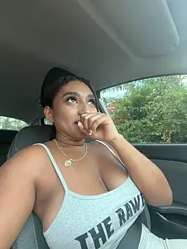 Snapshot of Mulatica_oficiall chatting on March 2026 04:44:02 PM Mulatica oficiall online show from March 2026 04:44:02 PM