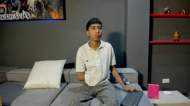 Ender h0tt online show from March 2026 01:48:02 PM