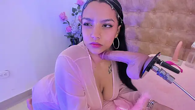 Snapshot of ariana_morelly chatting on May 2026 12:10:02 PM ariana morelly online show from May 2026 12:10:02 PM