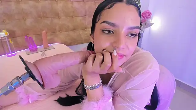 Snapshot of ariana_morelly chatting on May 2026 11:51:01 AM ariana morelly online show from May 2026 11:51:01 AM