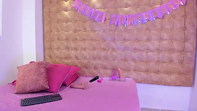 Snapshot of ariana_morelly chatting on May 2026 12:14:02 PM ariana morelly online show from May 2026 12:14:02 PM