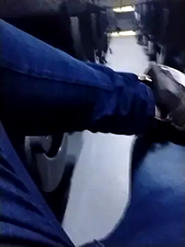 curiosos437 online show from April 2026 06:47:01 AM