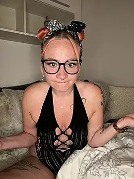 Fiebie licious  online show from July 2026 01:47:01 AM
