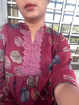 Snapshot of LovelyTrisha chatting on March 2026 07:34:01 AM LovelyTrisha online show from March 2026 07:34:01 AM